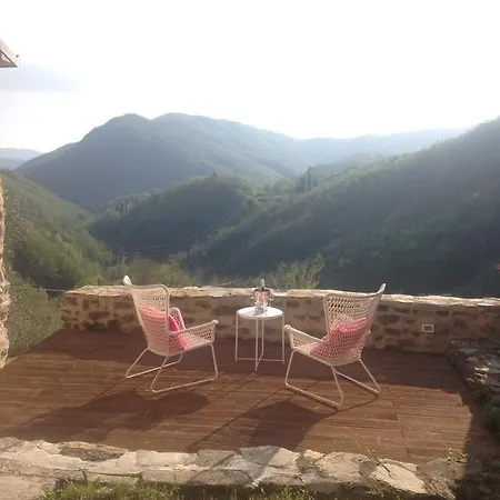 Encanto Di Arlia Bed & Breakfast Fivizzano